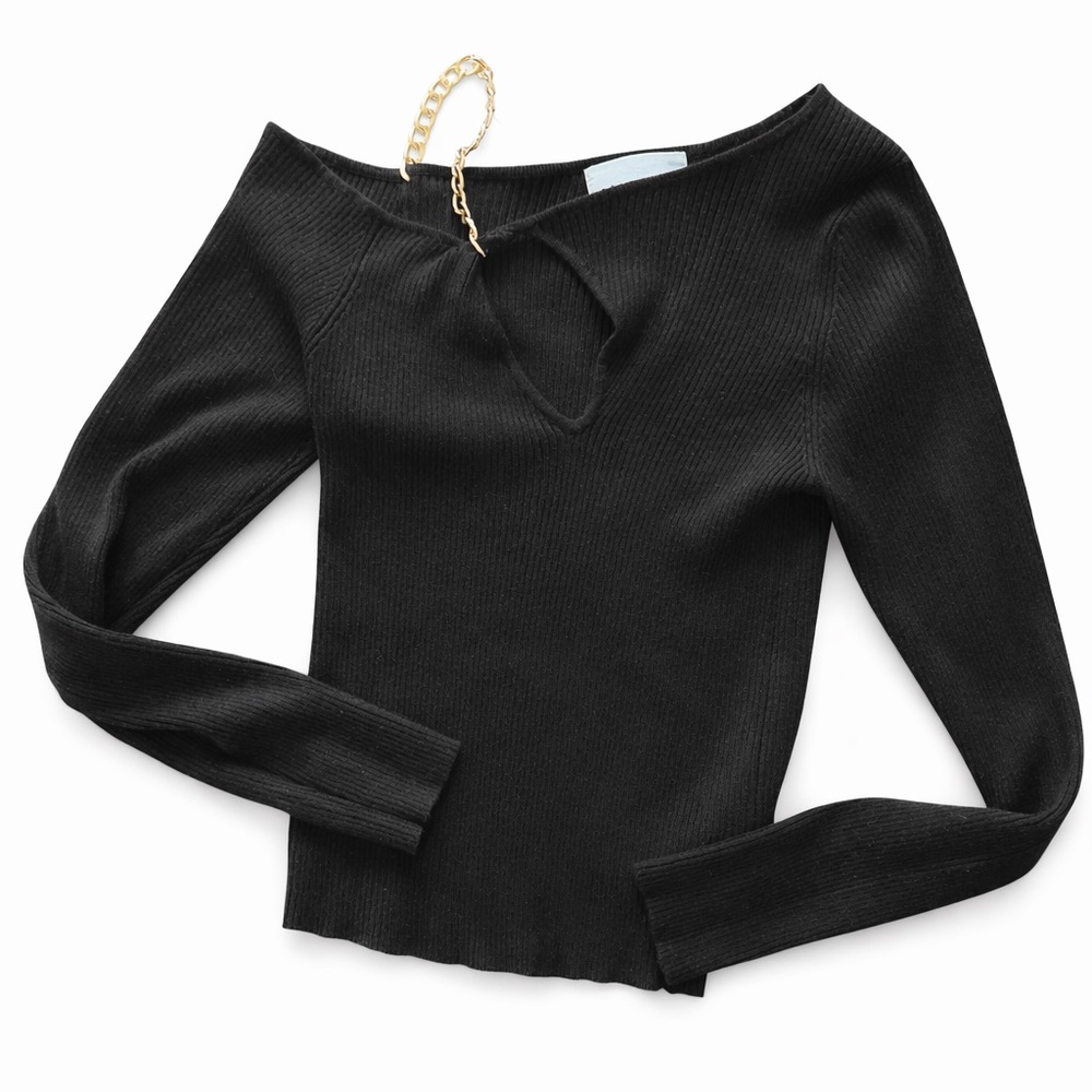 Olive & Oak Black Off-the-Shoulder Sweater with Gold Chain